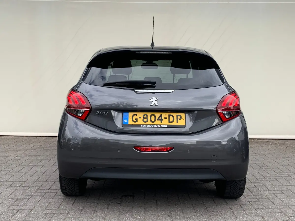 1.2 PureTech Signature Airco | AppleCarplay/ Andoird Auto | Cruise Control | Camera | DAB | LMV 16" | Navi | PDC Achter |