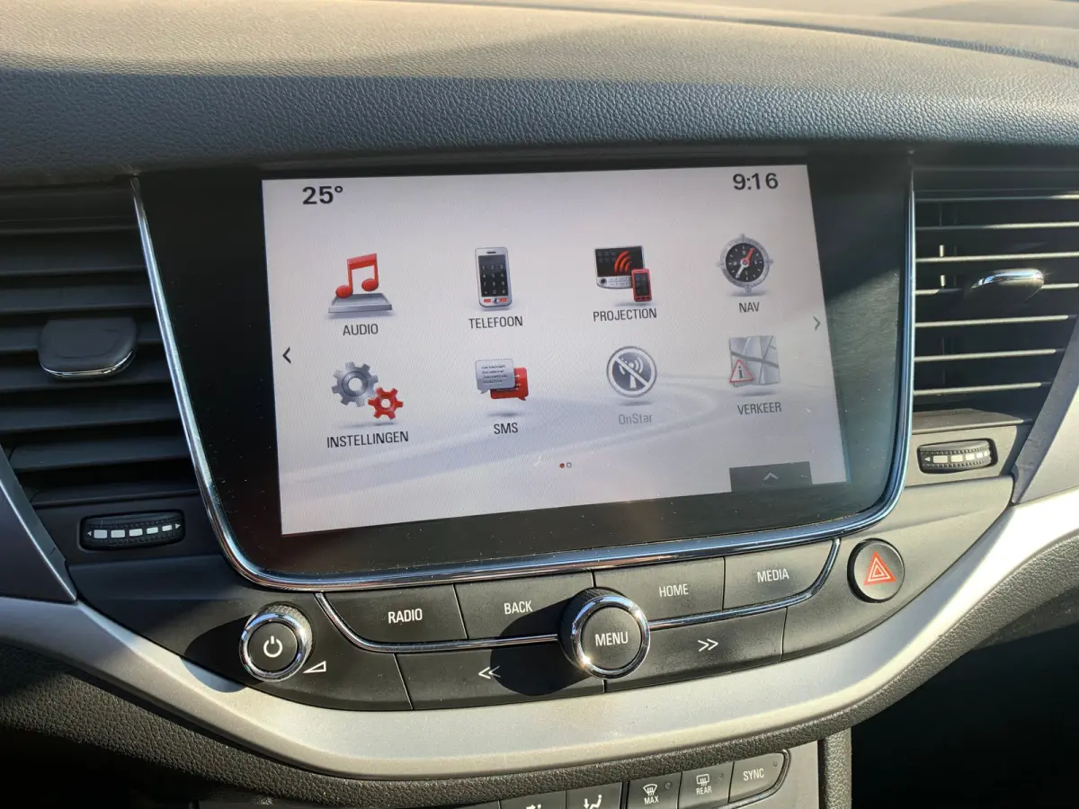 1.0 Online Edition Airco | Camera | Cruise Control | DAB | Navi | PDC V&A |