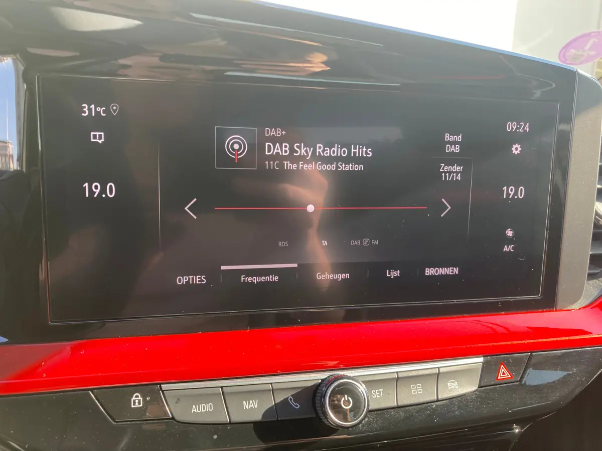 1.2 Turbo GS Line Airco | Camera | Cruise Adaptief | Dode Hoek | Keyless | LED | LMV 18" | Navi | PDC V&A | Stoelverwarming |