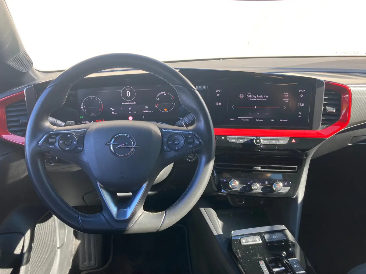 1.2 Turbo GS Line Airco | Camera | Cruise Adaptief | Dode Hoek | Keyless | LED | LMV 18" | Navi | PDC V&A | Stoelverwarming |