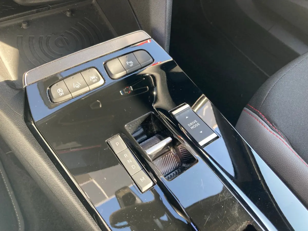 1.2 Turbo GS Line Airco | Camera | Cruise Adaptief | Dode Hoek | Keyless | LED | LMV 18" | Navi | PDC V&A | Stoelverwarming |