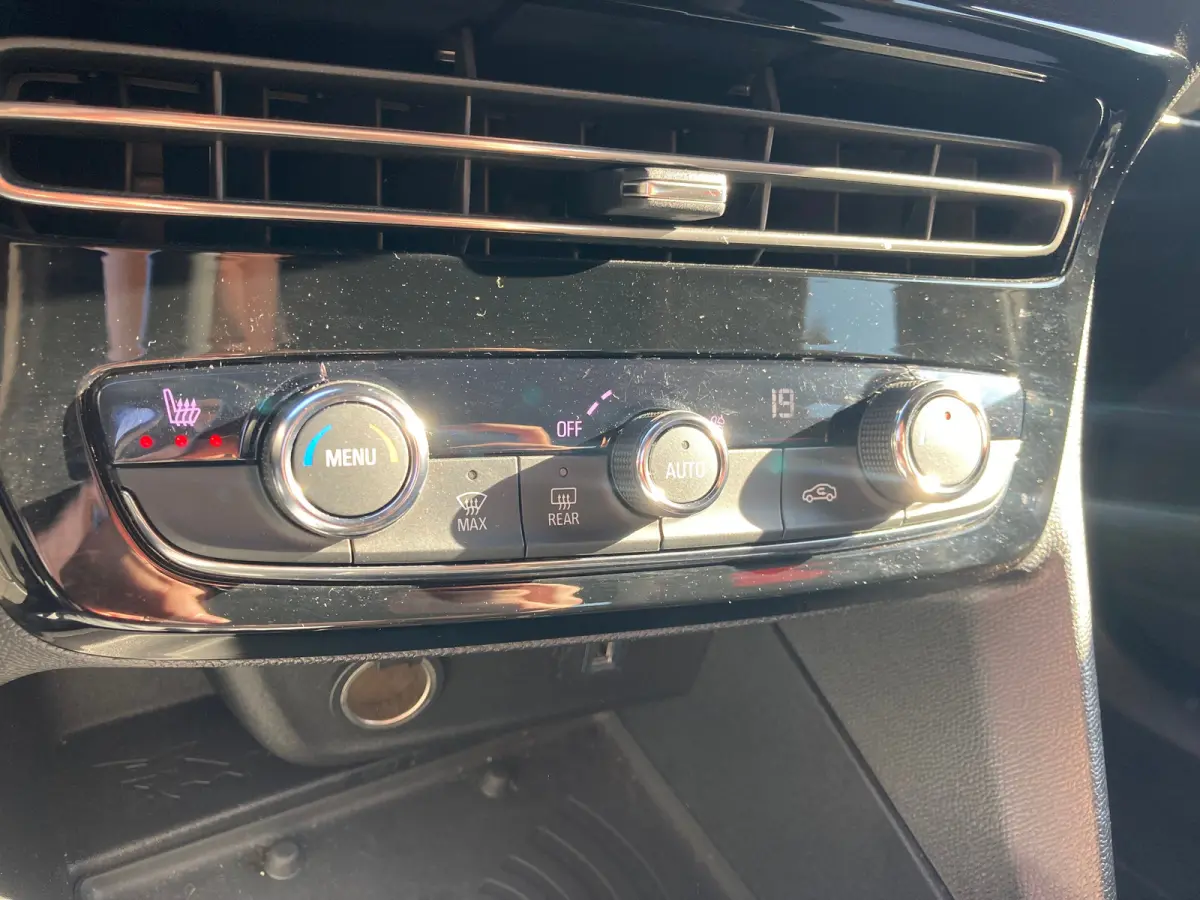 1.2 Turbo GS Line Airco | Camera | Cruise Adaptief | Dode Hoek | Keyless | LED | LMV 18" | Navi | PDC V&A | Stoelverwarming |