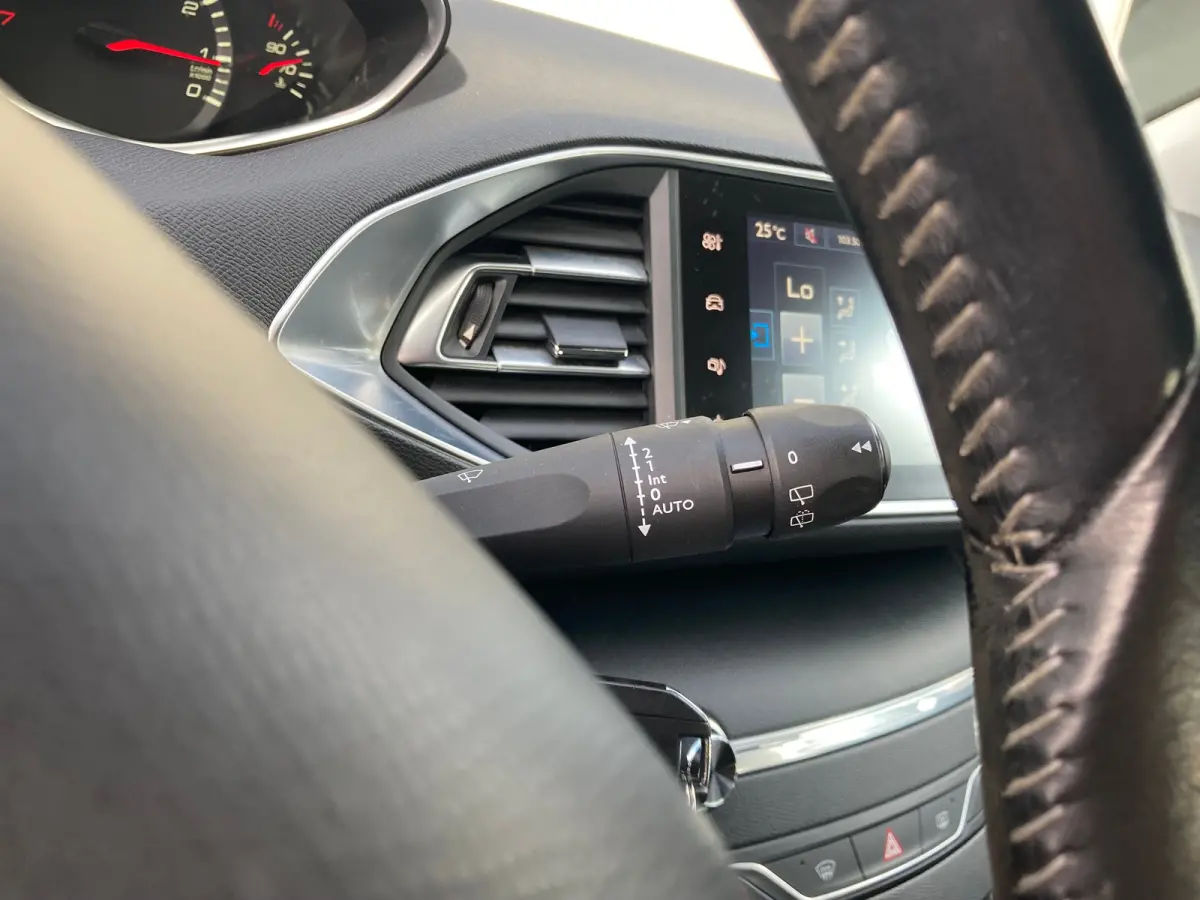 1.2 PureTech Style Airco | Cruise Control | DAB | LMV 16" | PDC Achter | Navi | D-Riem vervangen! |