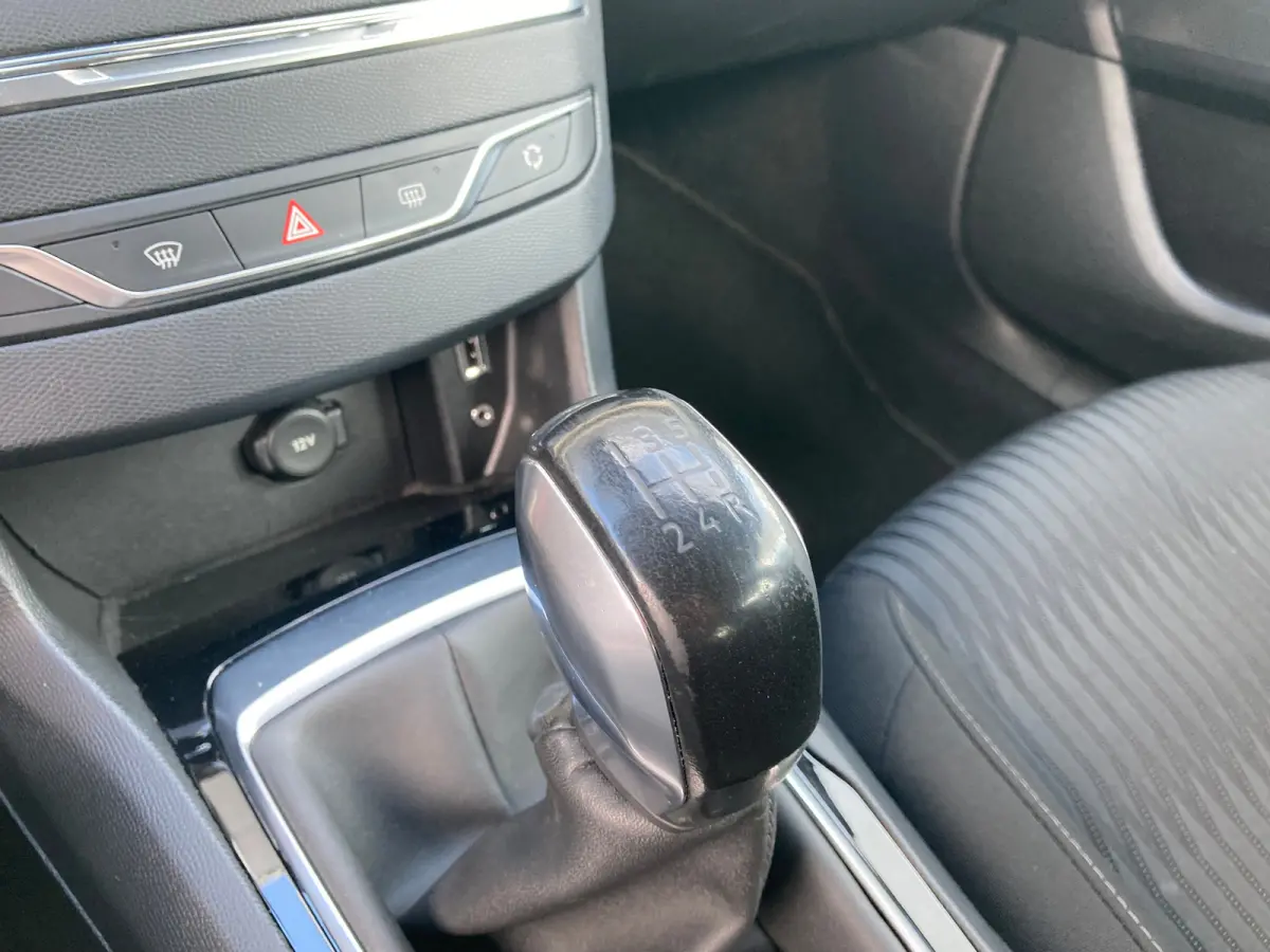 1.2 PureTech Style Airco | Cruise Control | DAB | LMV 16" | PDC Achter | Navi | D-Riem vervangen! |