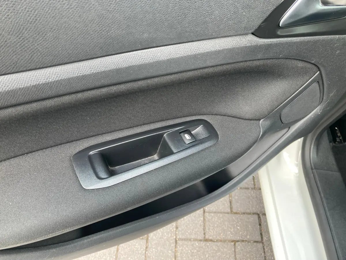 1.2 PureTech Style Airco | Cruise Control | DAB | LMV 16" | PDC Achter | Navi | D-Riem vervangen! |