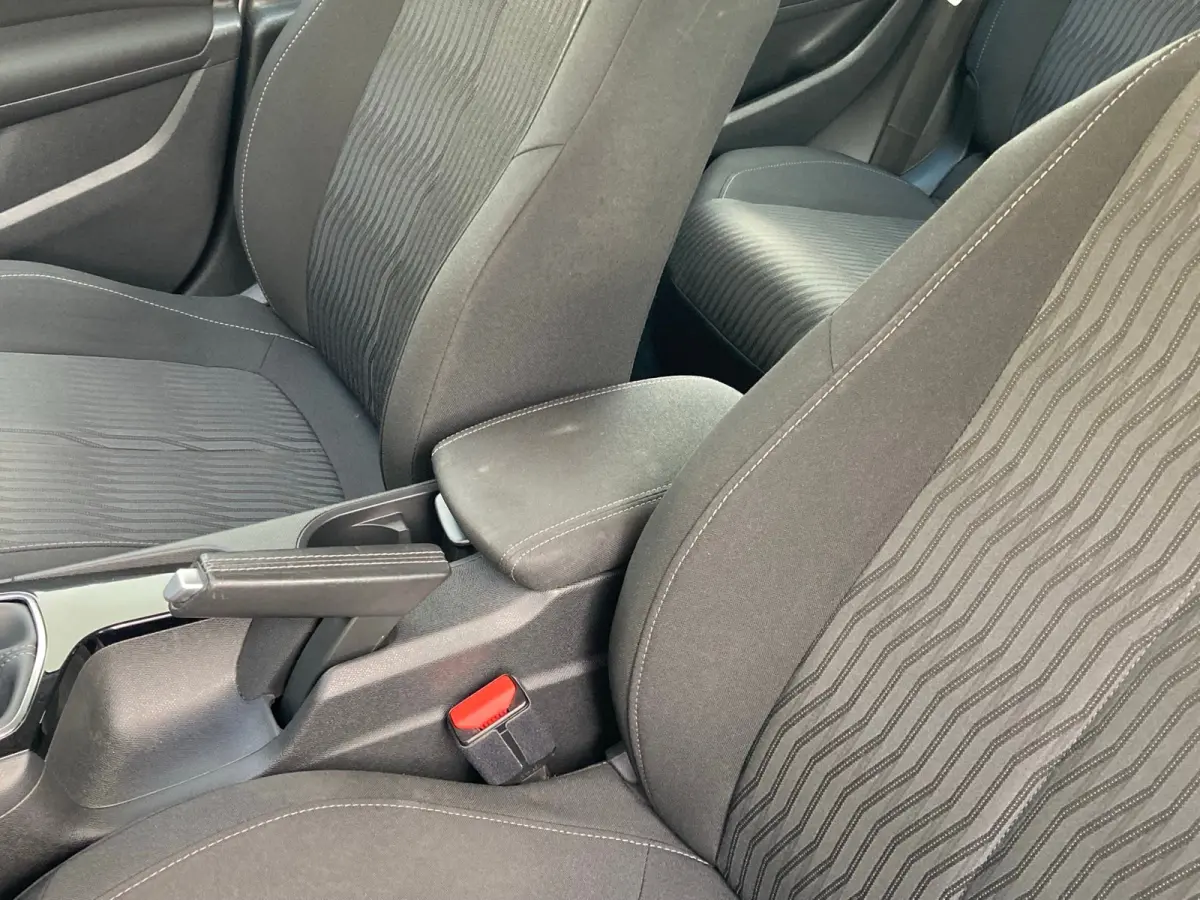 1.2 PureTech Style Airco | Cruise Control | DAB | LMV 16" | PDC Achter | Navi | D-Riem vervangen! |