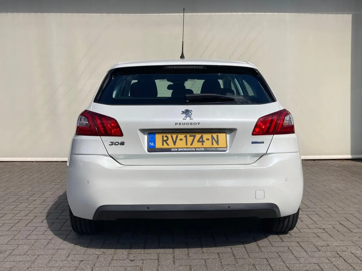 1.2 PureTech Style Airco | Cruise Control | DAB | LMV 16" | PDC Achter | Navi | D-Riem vervangen! |