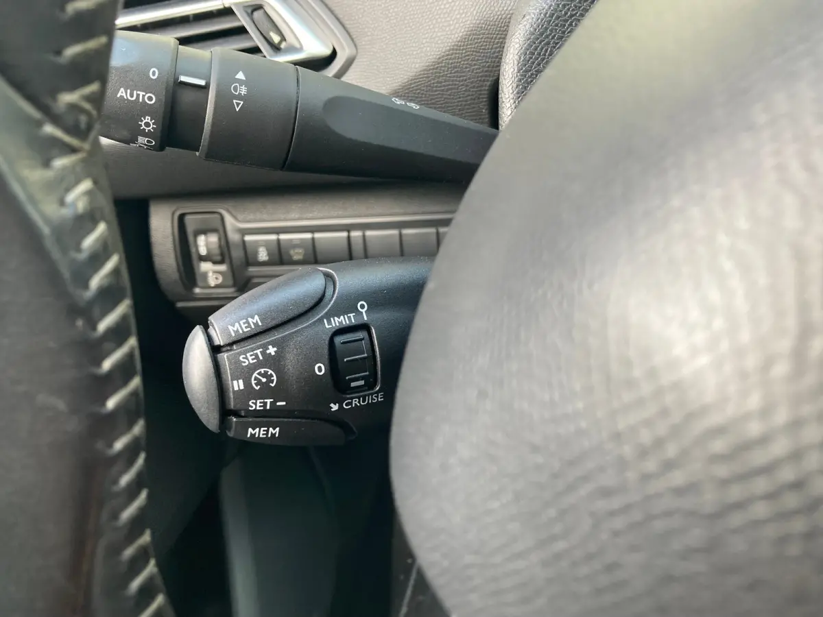 1.2 PureTech Style Airco | Cruise Control | DAB | LMV 16" | PDC Achter | Navi | D-Riem vervangen! |