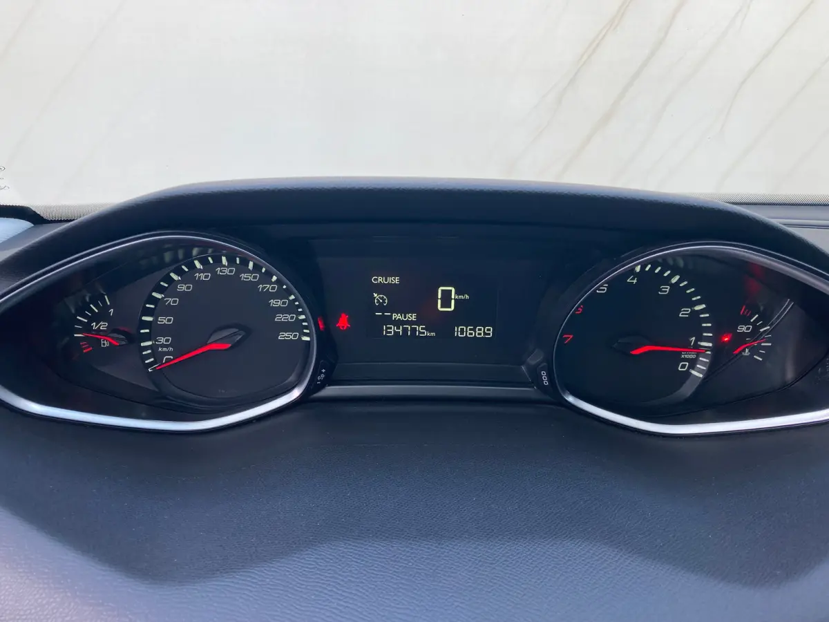 1.2 PureTech Style Airco | Cruise Control | DAB | LMV 16" | PDC Achter | Navi | D-Riem vervangen! |