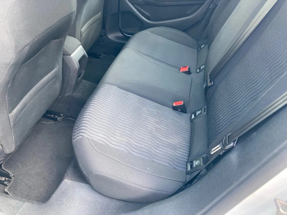1.2 PureTech Style Airco | Cruise Control | DAB | LMV 16" | PDC Achter | Navi | D-Riem vervangen! |