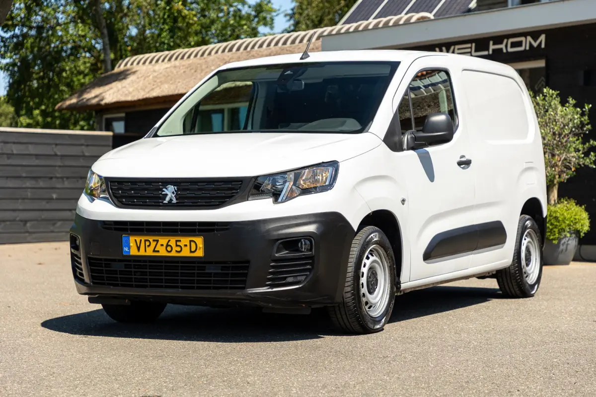 1.2 PureTech 110 PK Premium Airco I Parkeersensoren I CarPlay I Android I Cruise I Navigatie I NAP
