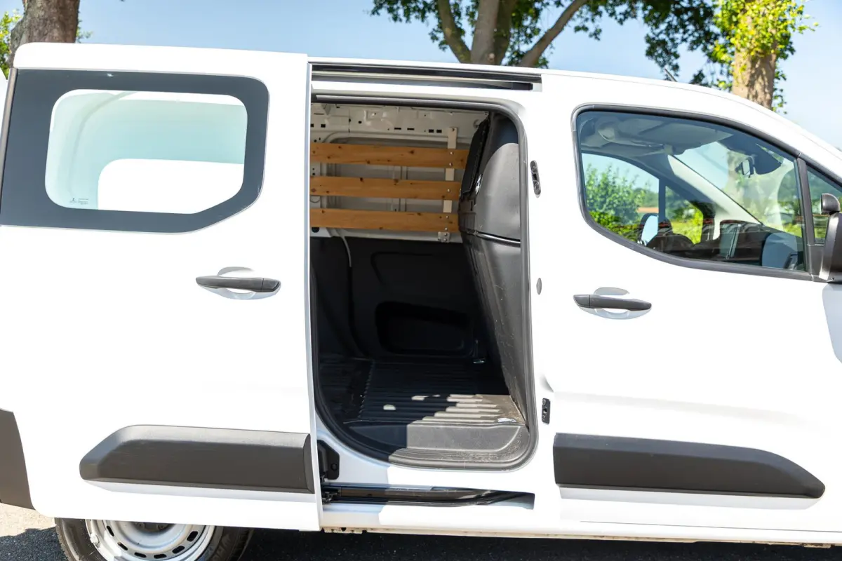 1.2 PureTech 110 PK Premium Airco I Parkeersensoren I CarPlay I Android I Cruise I Navigatie I NAP