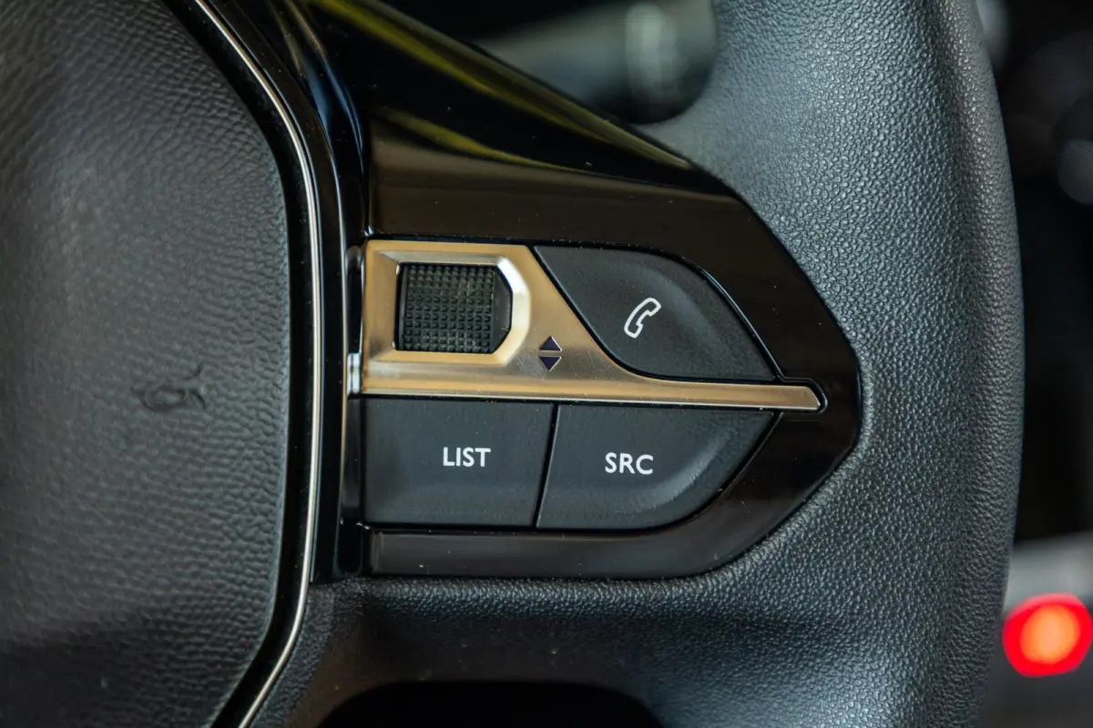 1.2 PureTech 110 PK Premium Airco I Parkeersensoren I CarPlay I Android I Cruise I Navigatie I NAP