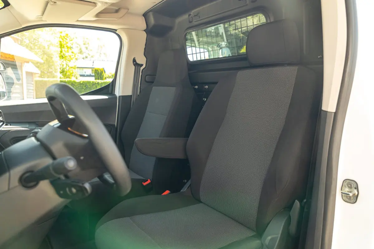 1.2 PureTech 110 PK Premium Airco I Parkeersensoren I CarPlay I Android I Cruise I Navigatie I NAP