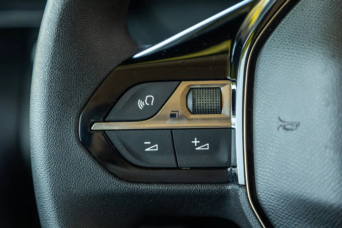 1.2 PureTech 110 PK Premium Airco I Parkeersensoren I CarPlay I Android I Cruise I Navigatie I NAP