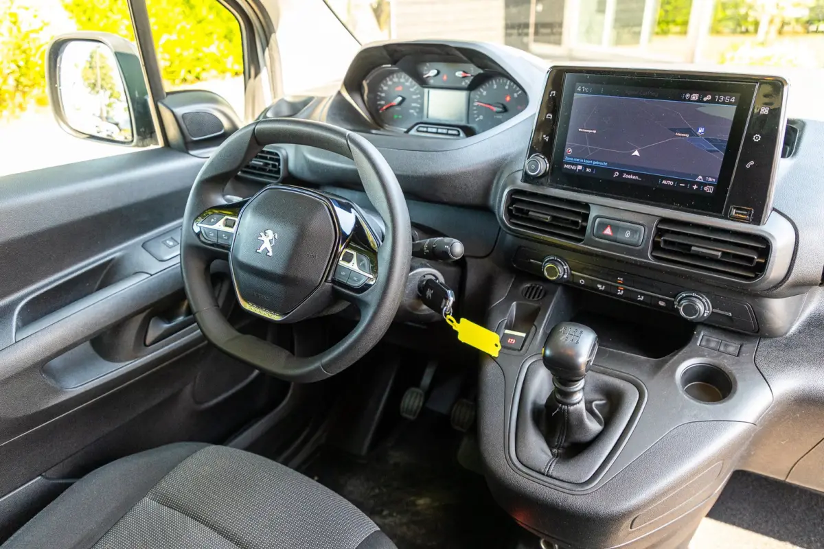 1.2 PureTech 110 PK Premium Airco I Parkeersensoren I CarPlay I Android I Cruise I Navigatie I NAP
