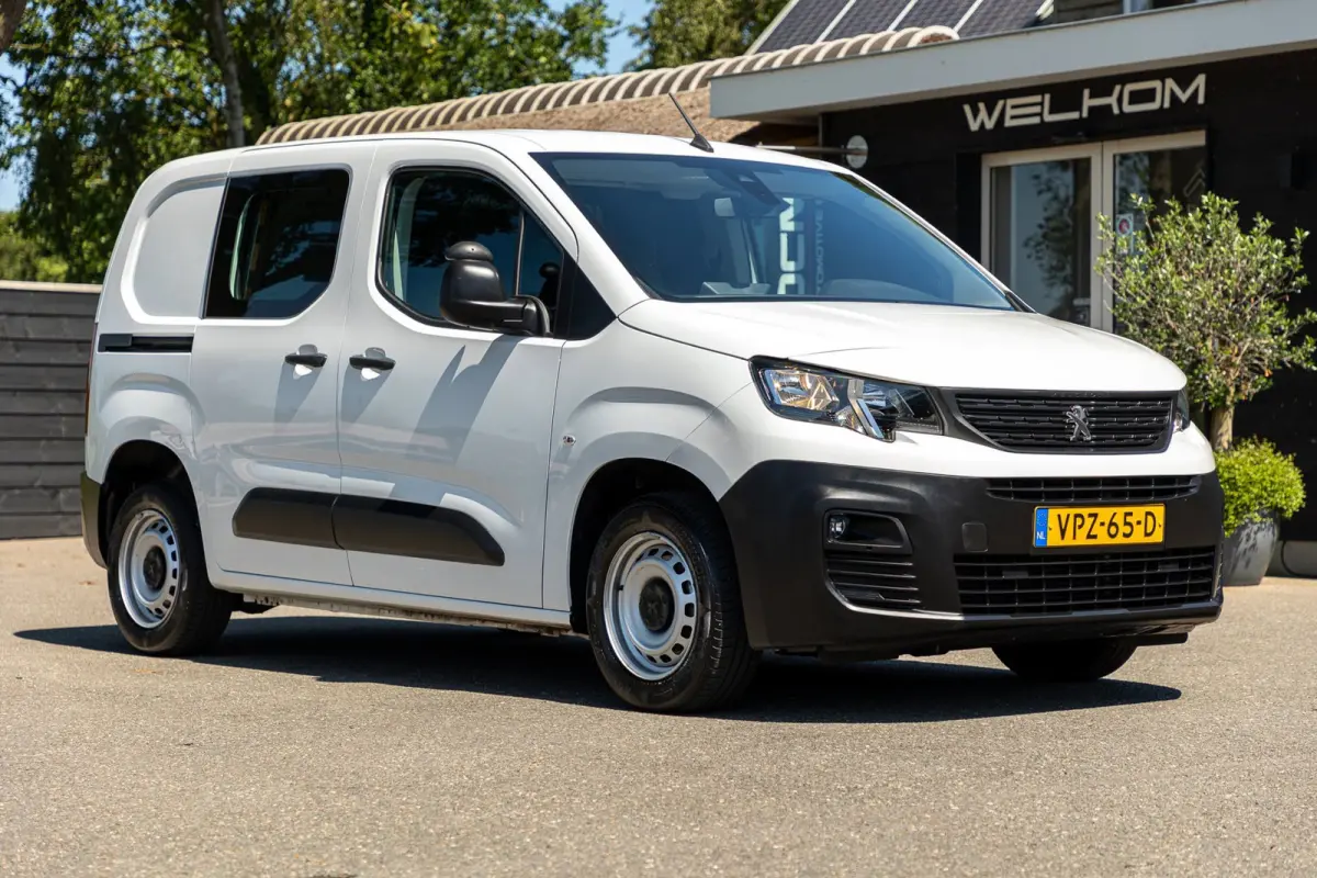 1.2 PureTech 110 PK Premium Airco I Parkeersensoren I CarPlay I Android I Cruise I Navigatie I NAP