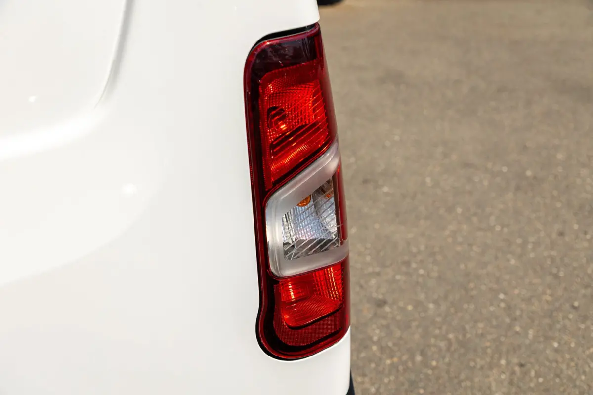 1.2 PureTech 110 PK Premium Airco I Parkeersensoren I CarPlay I Android I Cruise I Navigatie I NAP