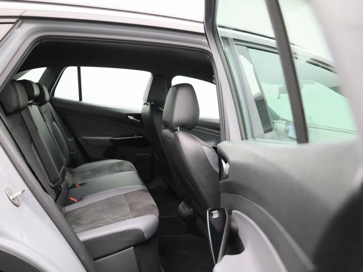 Pro 77 kWh 204 PK| SoH 94,7% | Navigatie | Achteruitrijcamera | Stoelverwarming | Stuurwielverwarming | Artvelours | Parkeersensoren