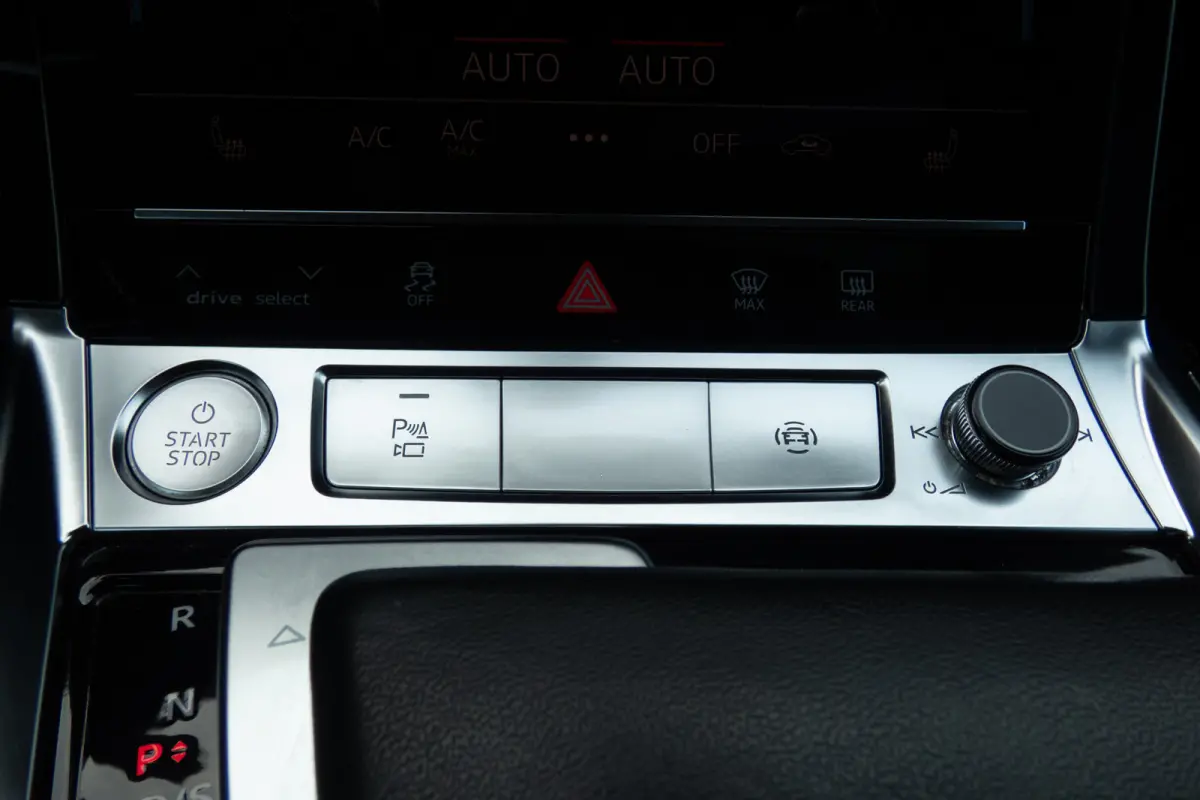 E-tron 55 quattro advanced Pro Line Plus 95 kWh |SOH 90% | Trekhaak | Pano | ACC | B&O | Head Up