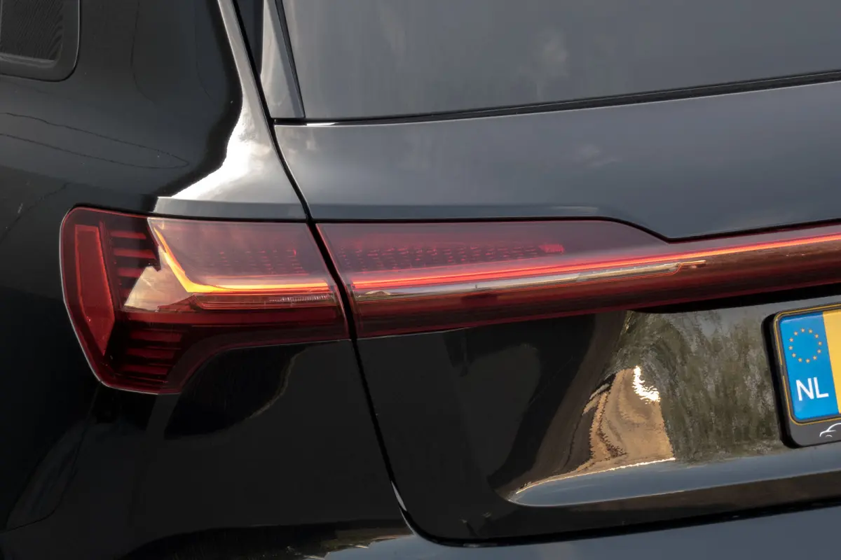 E-tron 55 quattro advanced Pro Line Plus 95 kWh |SOH 90% | Trekhaak | Pano | ACC | B&O | Head Up
