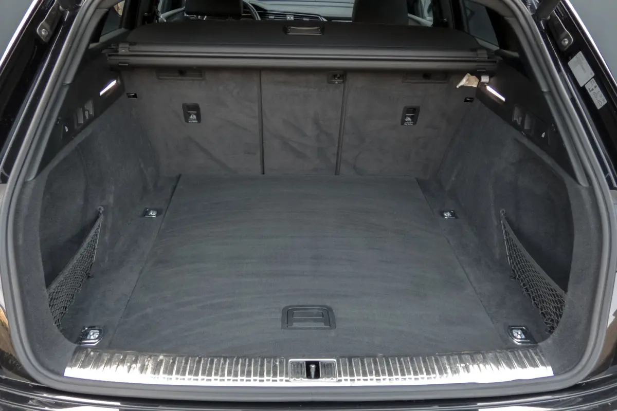 E-tron 55 quattro advanced Pro Line Plus 95 kWh |SOH 90% | Trekhaak | Pano | ACC | B&O | Head Up