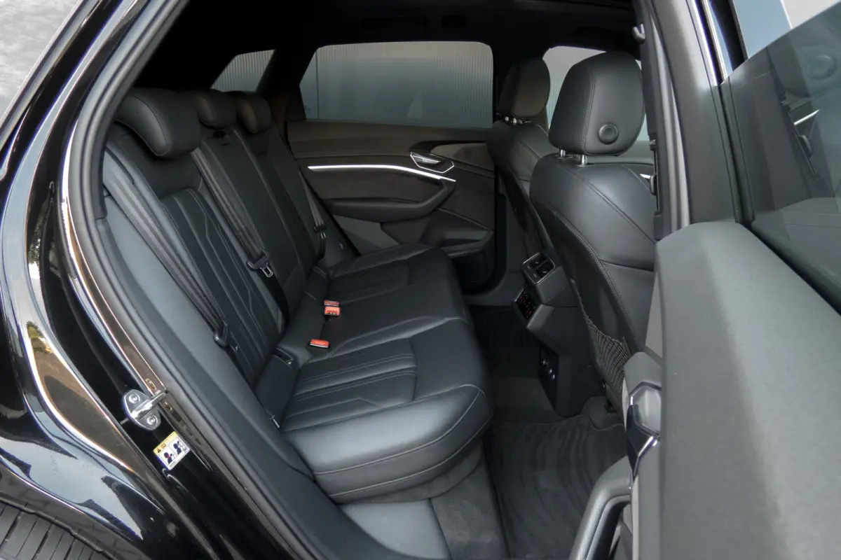 E-tron 55 quattro advanced Pro Line Plus 95 kWh |SOH 90% | Trekhaak | Pano | ACC | B&O | Head Up
