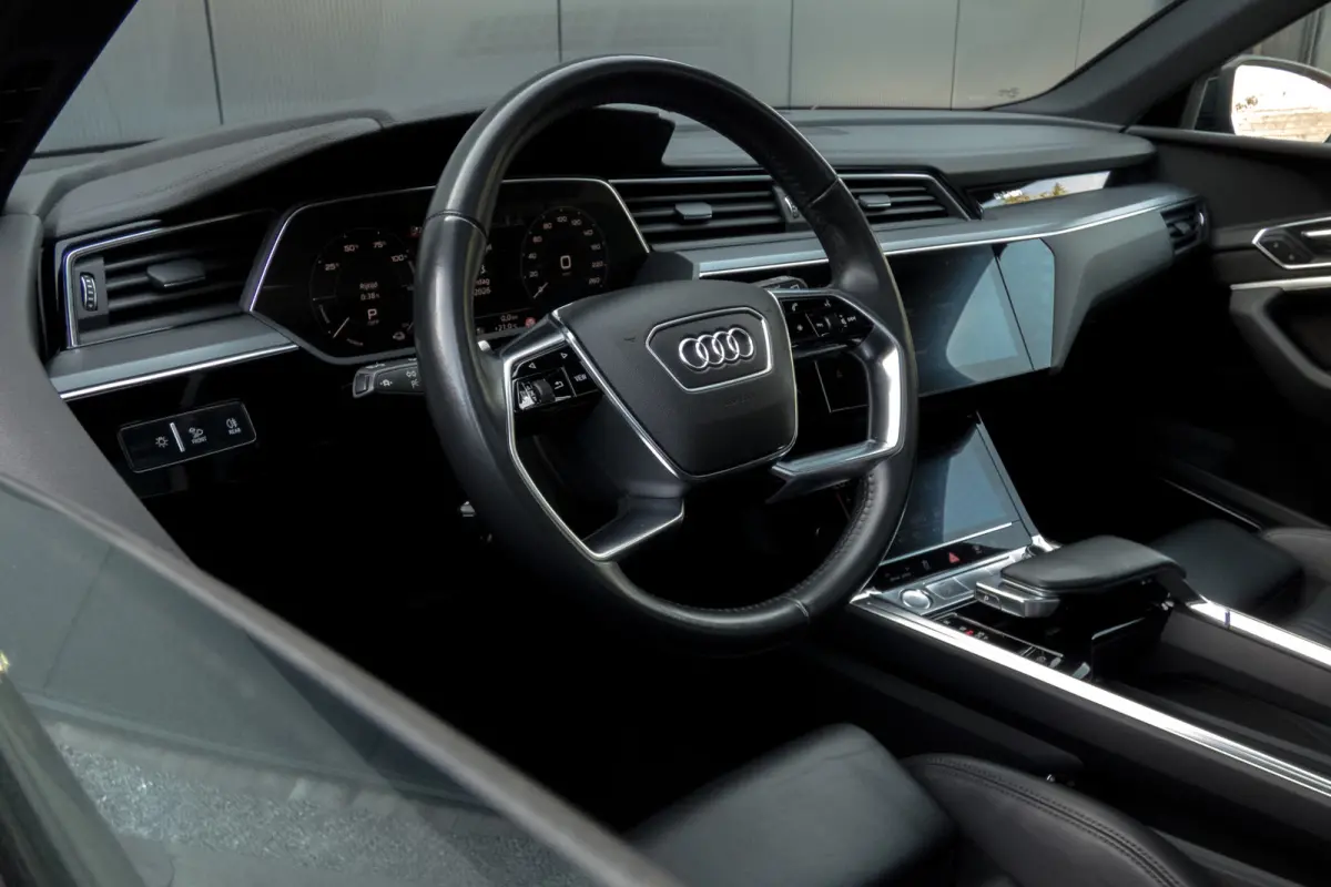 E-tron 55 quattro advanced Pro Line Plus 95 kWh |SOH 90% | Trekhaak | Pano | ACC | B&O | Head Up