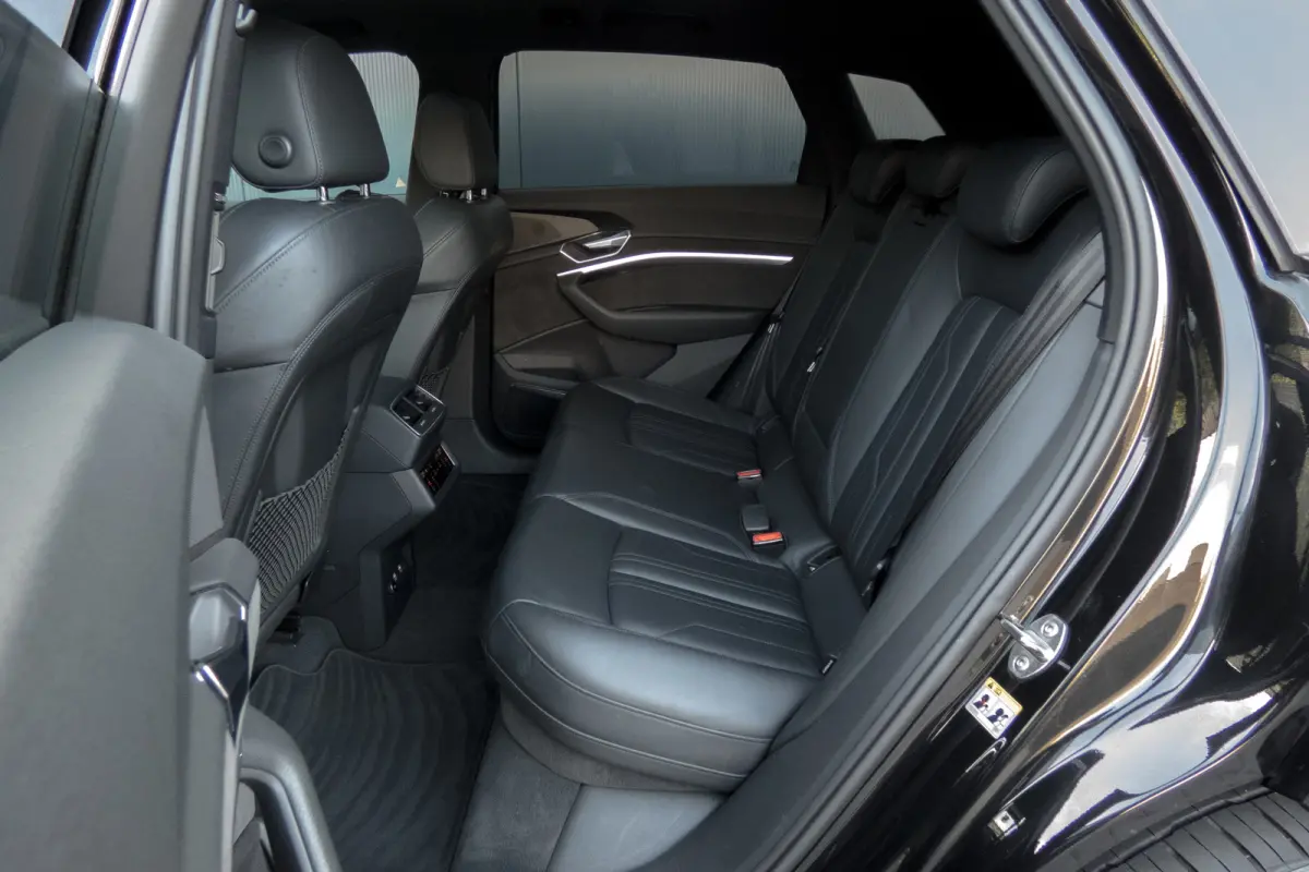 E-tron 55 quattro advanced Pro Line Plus 95 kWh |SOH 90% | Trekhaak | Pano | ACC | B&O | Head Up
