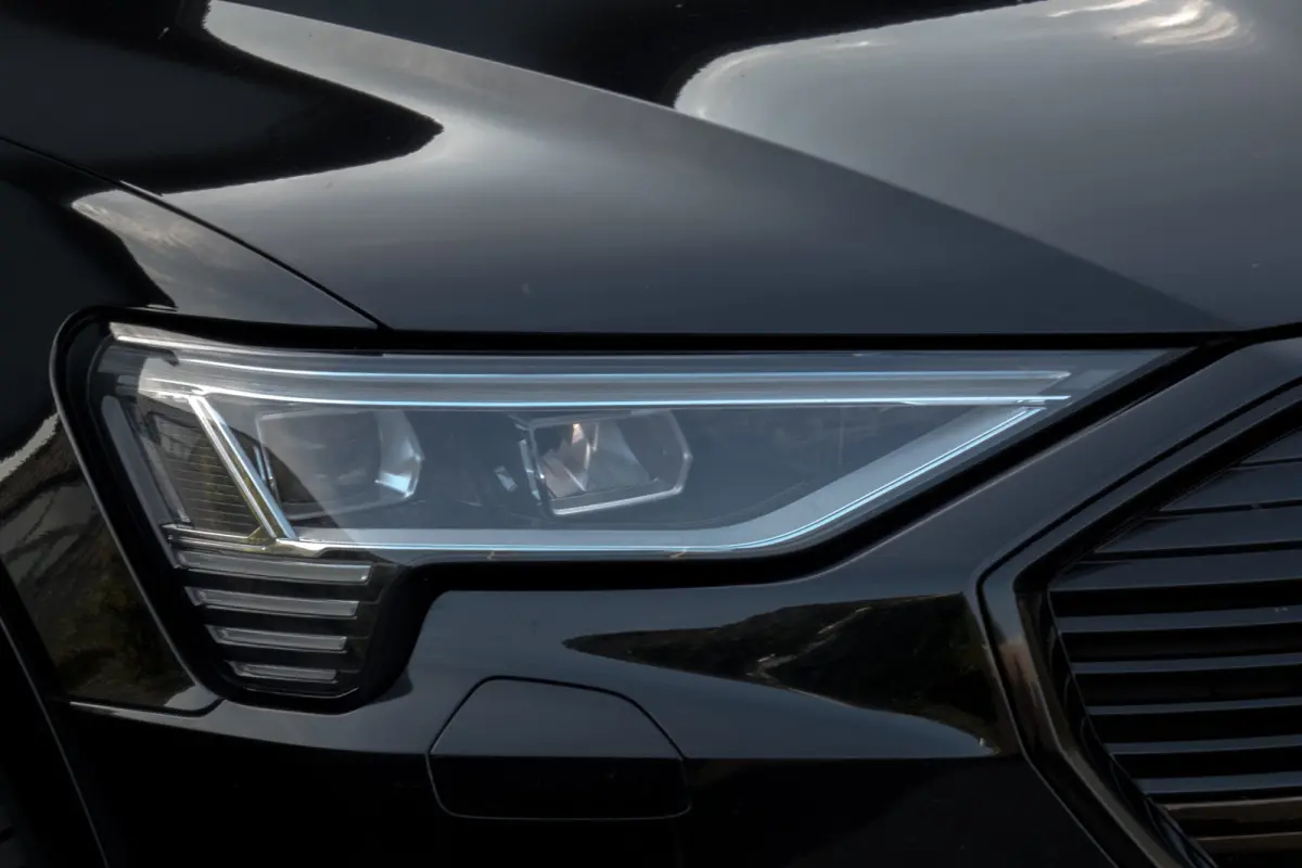 E-tron 55 quattro advanced Pro Line Plus 95 kWh |SOH 90% | Trekhaak | Pano | ACC | B&O | Head Up