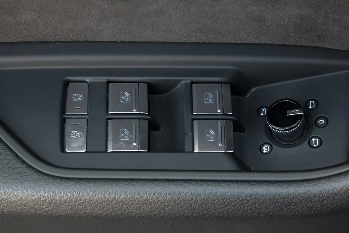 E-tron 55 quattro advanced Pro Line Plus 95 kWh |SOH 90% | Trekhaak | Pano | ACC | B&O | Head Up
