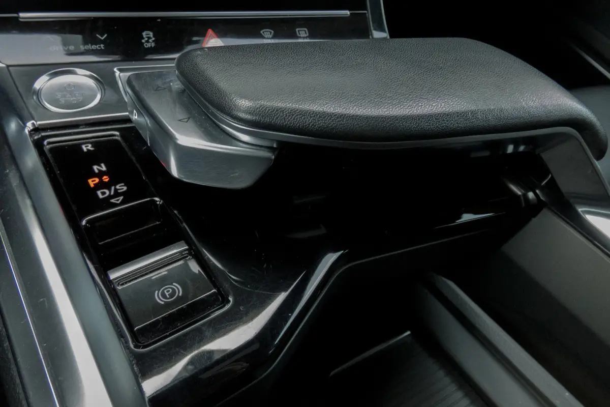 E-tron 55 quattro advanced Pro Line Plus 95 kWh |SOH 90% | Trekhaak | Pano | ACC | B&O | Head Up