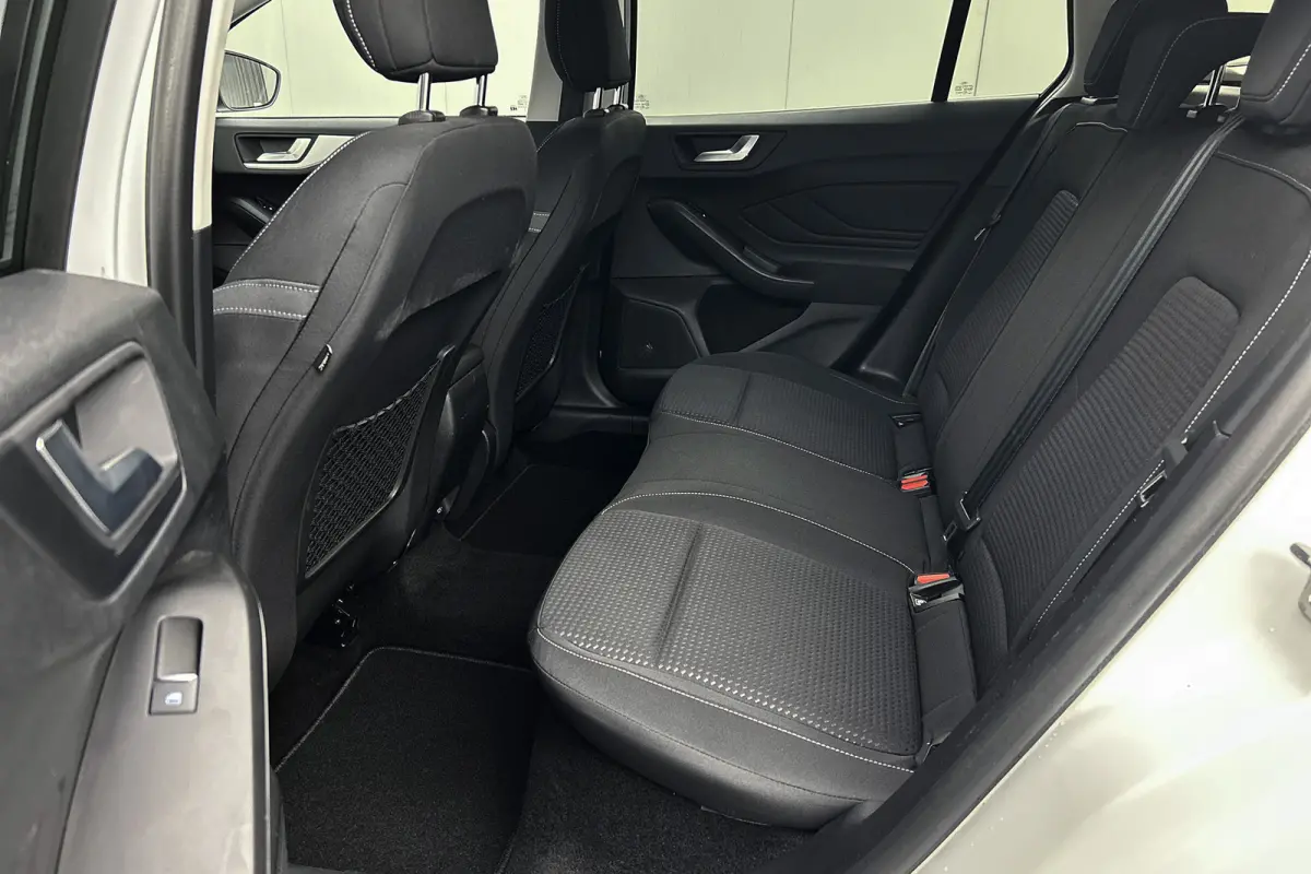 1.0 EcoBoost | Stoelverwarming | Adaptieve cruise control | Navigatie