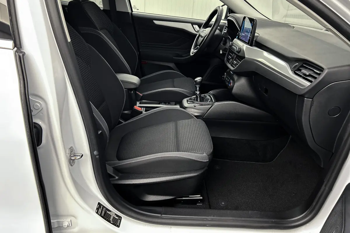 1.0 EcoBoost | Stoelverwarming | Adaptieve cruise control | Navigatie