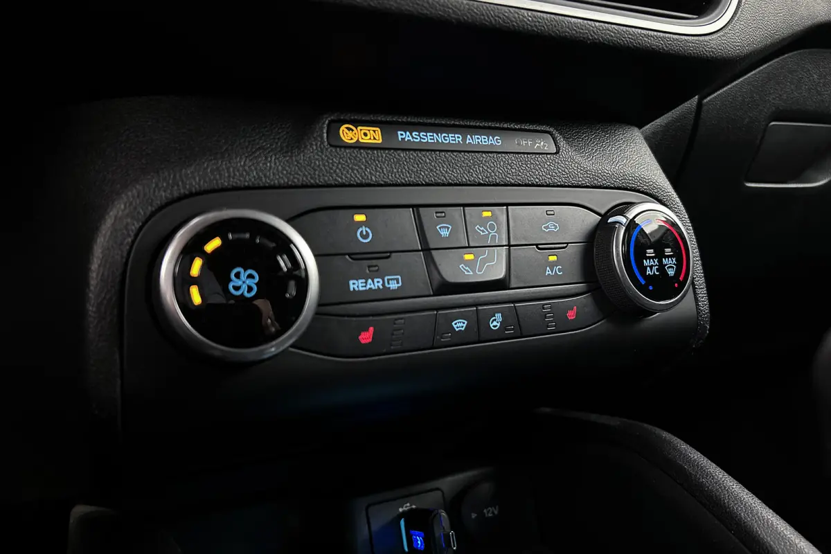 1.0 EcoBoost | Stoelverwarming | Adaptieve cruise control | Navigatie
