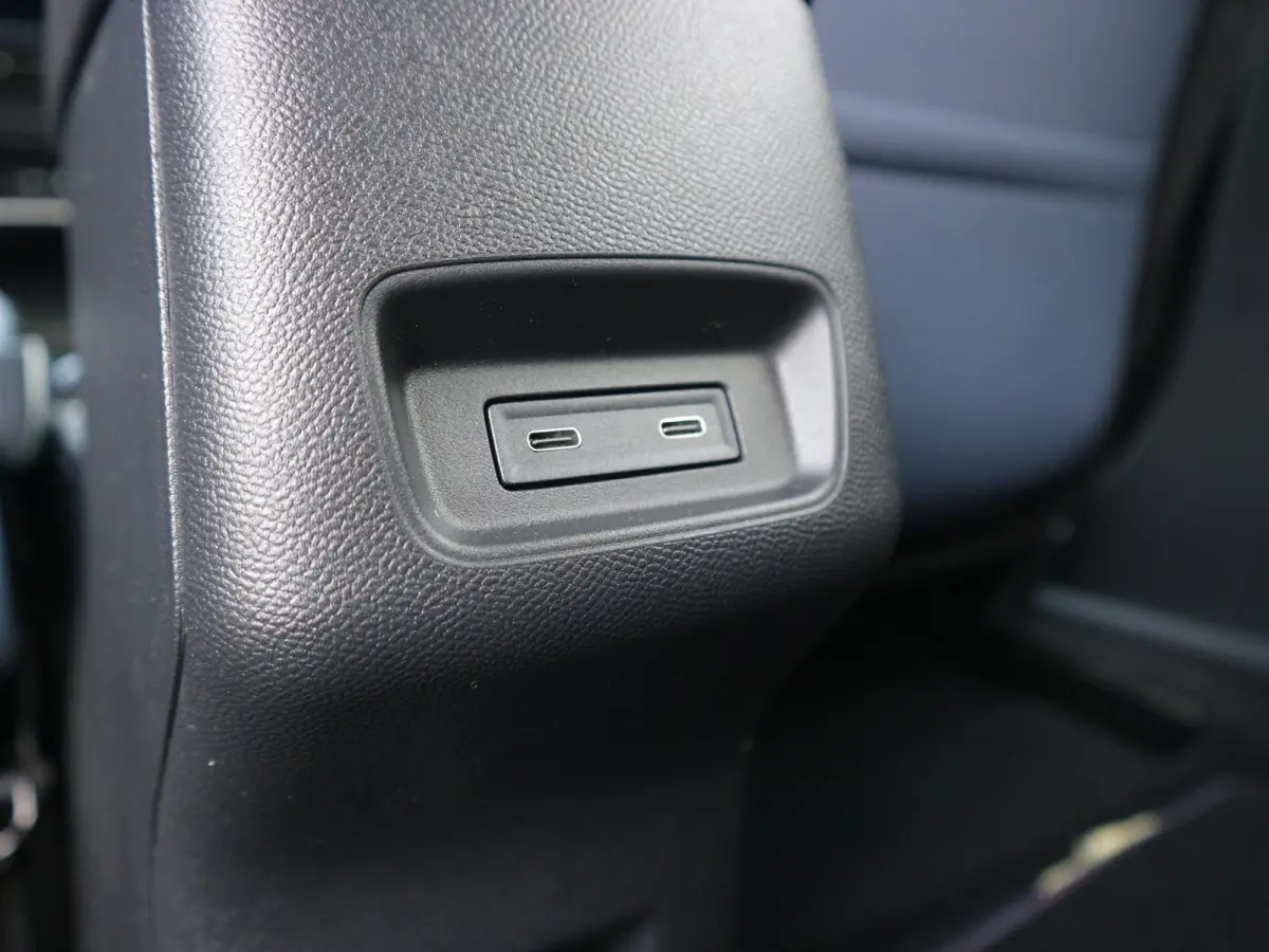 Collection 113pk Extended Range 54 kWh / Camera / Keyless / Start-Stop