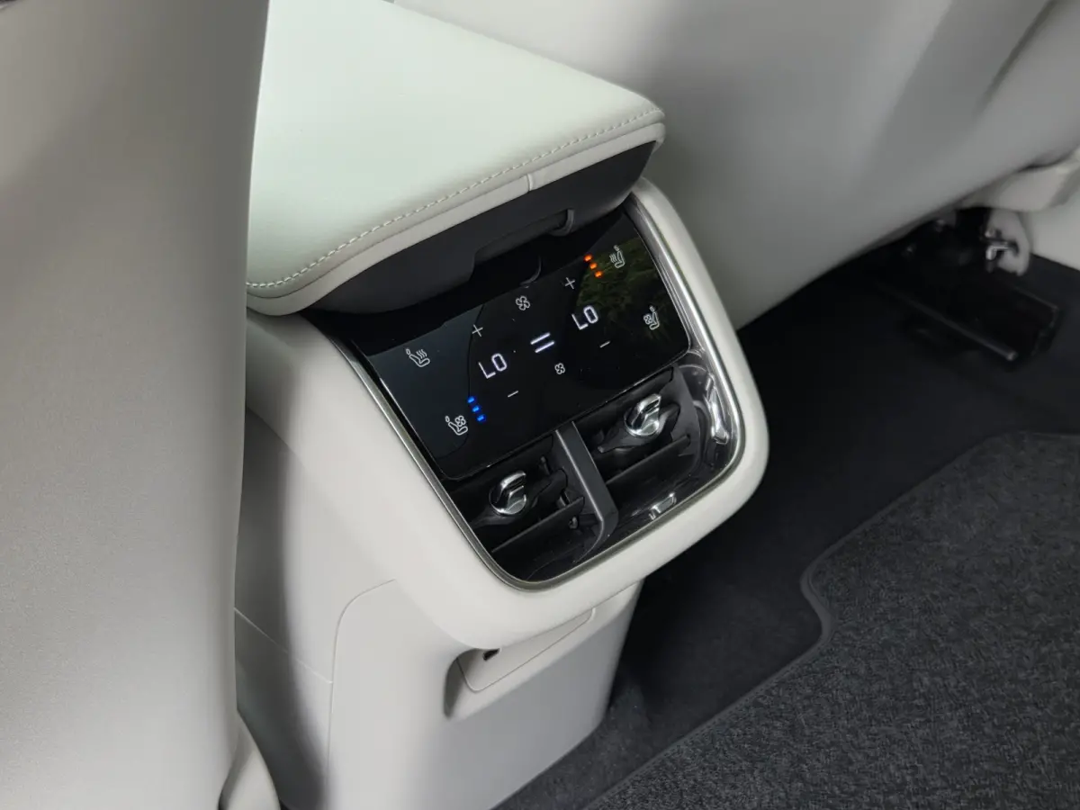 500 kW Twin Motor Performance AWD Ultra | Bowers&Wilkins | Luchtvering | Massage/ventilatie | Pilot Assist | 22" Velgen