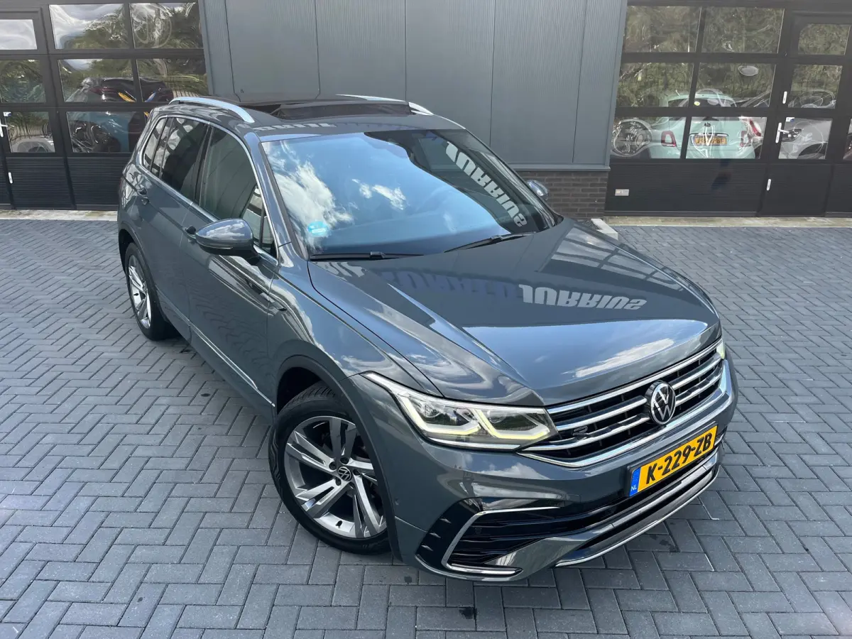 1.5 TSI R-Line Business+ NL.Auto/Panoramadak/Trekhaak/20Inch/Camera/Alcantara/IQ Light/1Ste Eigenaar!!