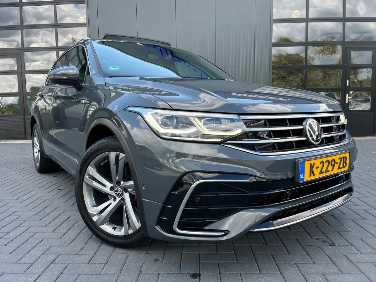 1.5 TSI R-Line Business+ NL.Auto/Panoramadak/Trekhaak/20Inch/Camera/Alcantara/IQ Light/1Ste Eigenaar!!