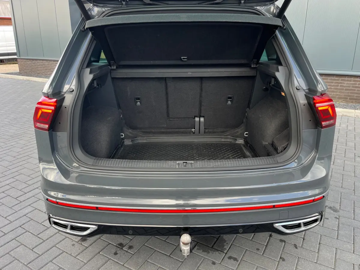 1.5 TSI R-Line Business+ NL.Auto/Panoramadak/Trekhaak/20Inch/Camera/Alcantara/IQ Light/1Ste Eigenaar!!