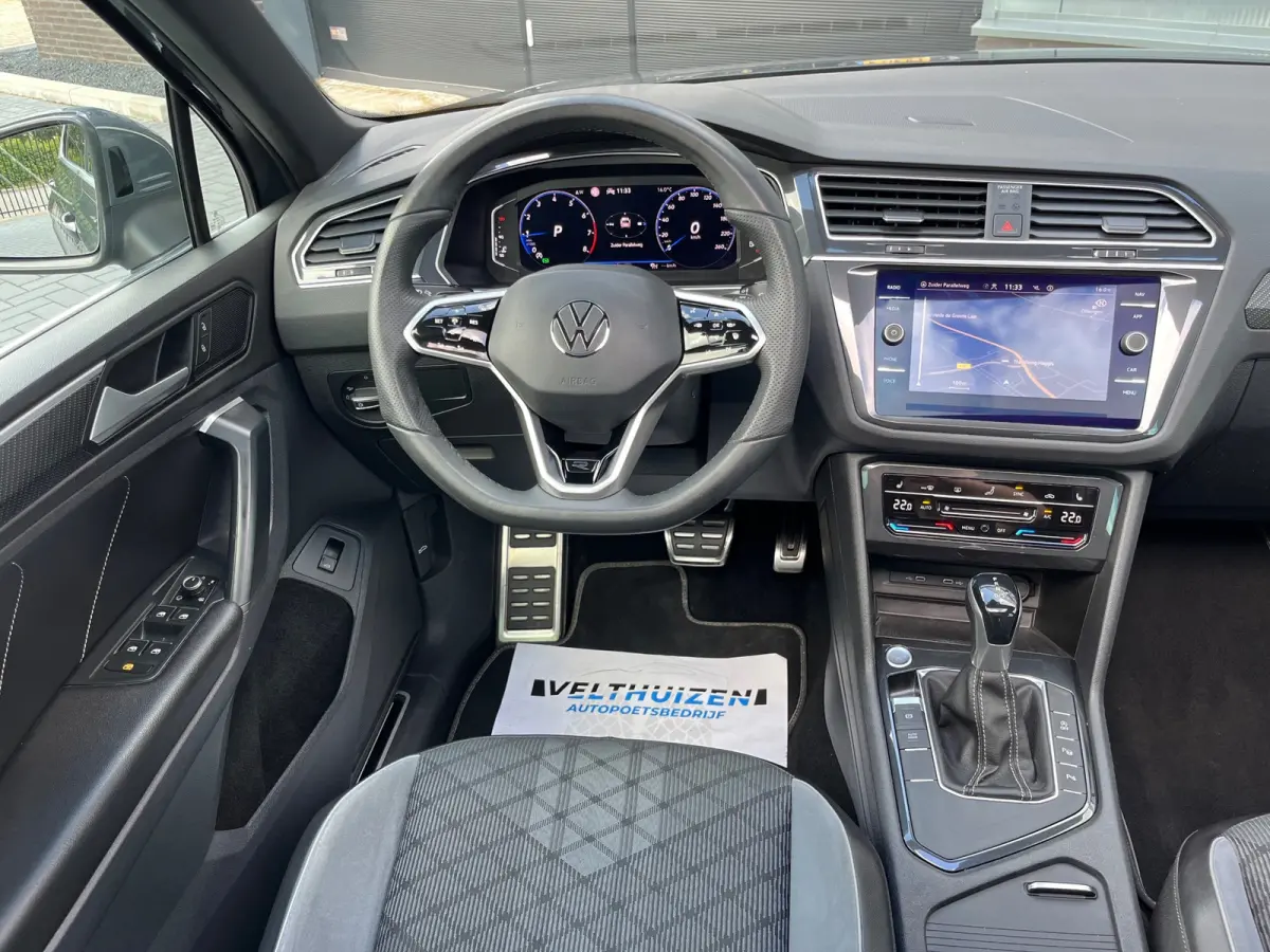 1.5 TSI R-Line Business+ NL.Auto/Panoramadak/Trekhaak/20Inch/Camera/Alcantara/IQ Light/1Ste Eigenaar!!