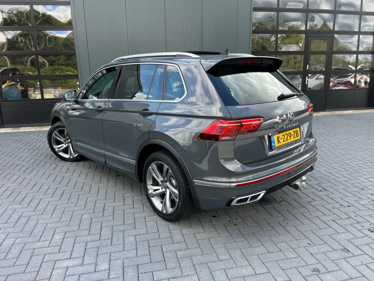 1.5 TSI R-Line Business+ NL.Auto/Panoramadak/Trekhaak/20Inch/Camera/Alcantara/IQ Light/1Ste Eigenaar!!