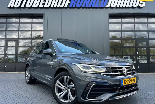 1.5 TSI R-Line Business+ NL.Auto/Panoramadak/Trekhaak/20Inch/Camera/Alcantara/IQ Light/1Ste Eigenaar!!