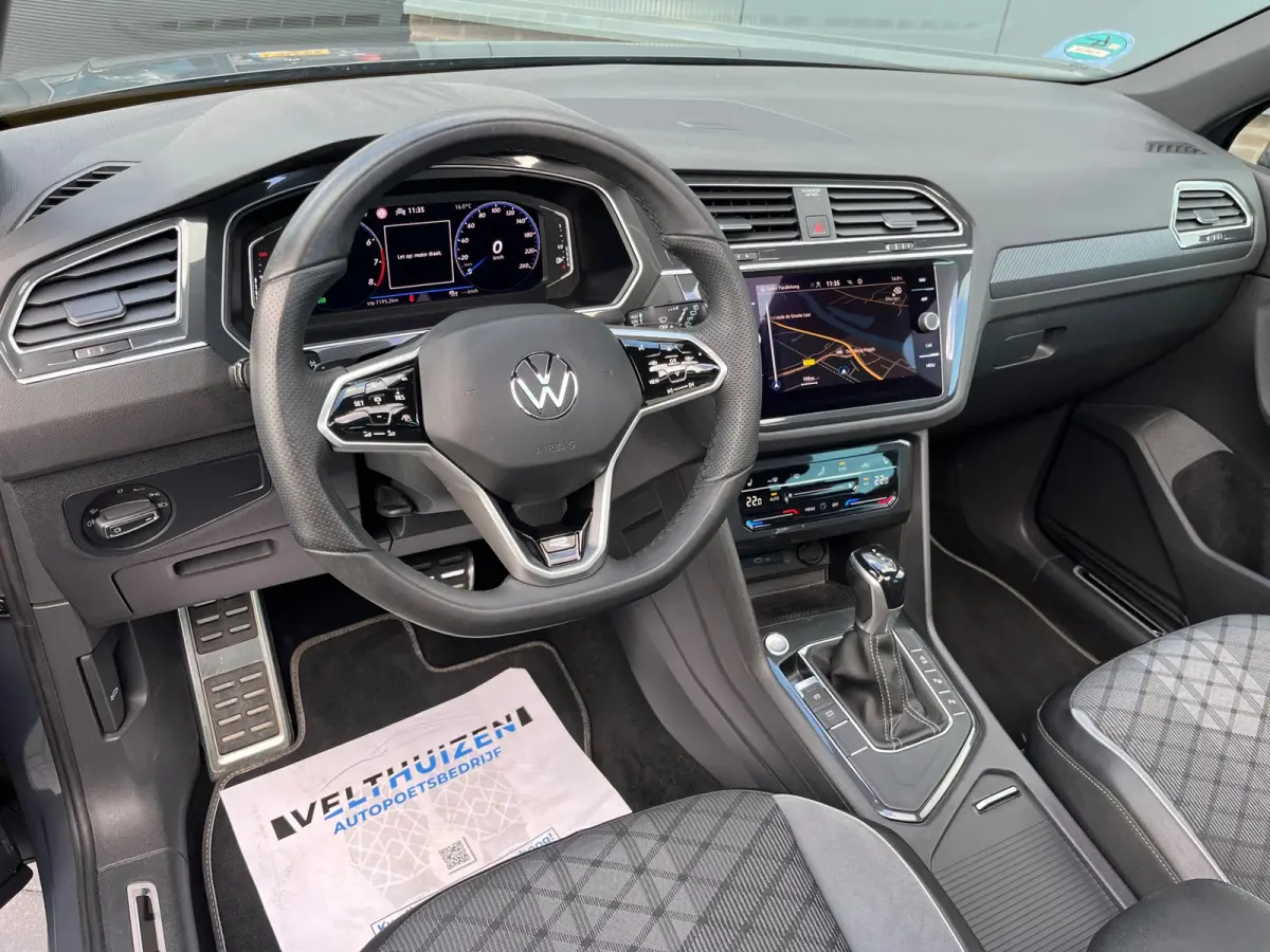 1.5 TSI R-Line Business+ NL.Auto/Panoramadak/Trekhaak/20Inch/Camera/Alcantara/IQ Light/1Ste Eigenaar!!