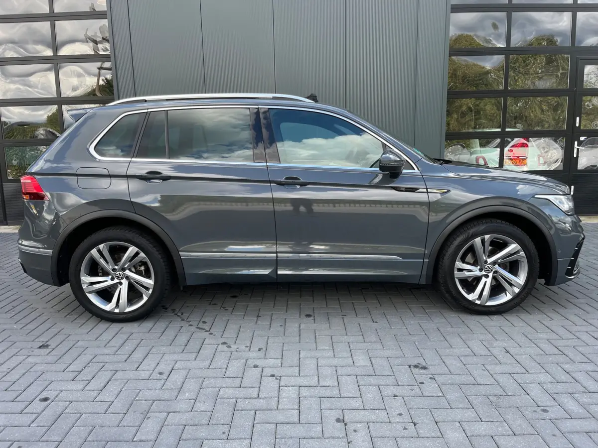 1.5 TSI R-Line Business+ NL.Auto/Panoramadak/Trekhaak/20Inch/Camera/Alcantara/IQ Light/1Ste Eigenaar!!