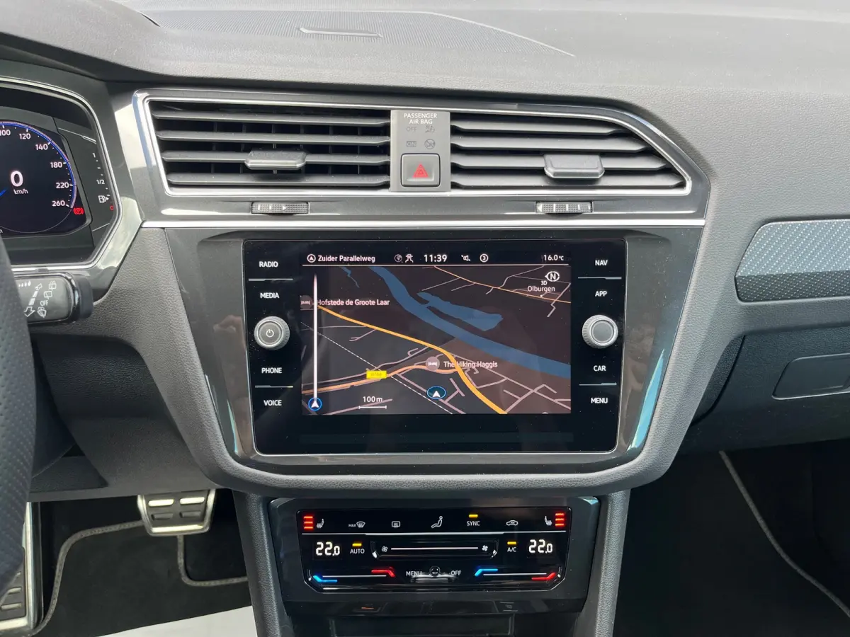 1.5 TSI R-Line Business+ NL.Auto/Panoramadak/Trekhaak/20Inch/Camera/Alcantara/IQ Light/1Ste Eigenaar!!