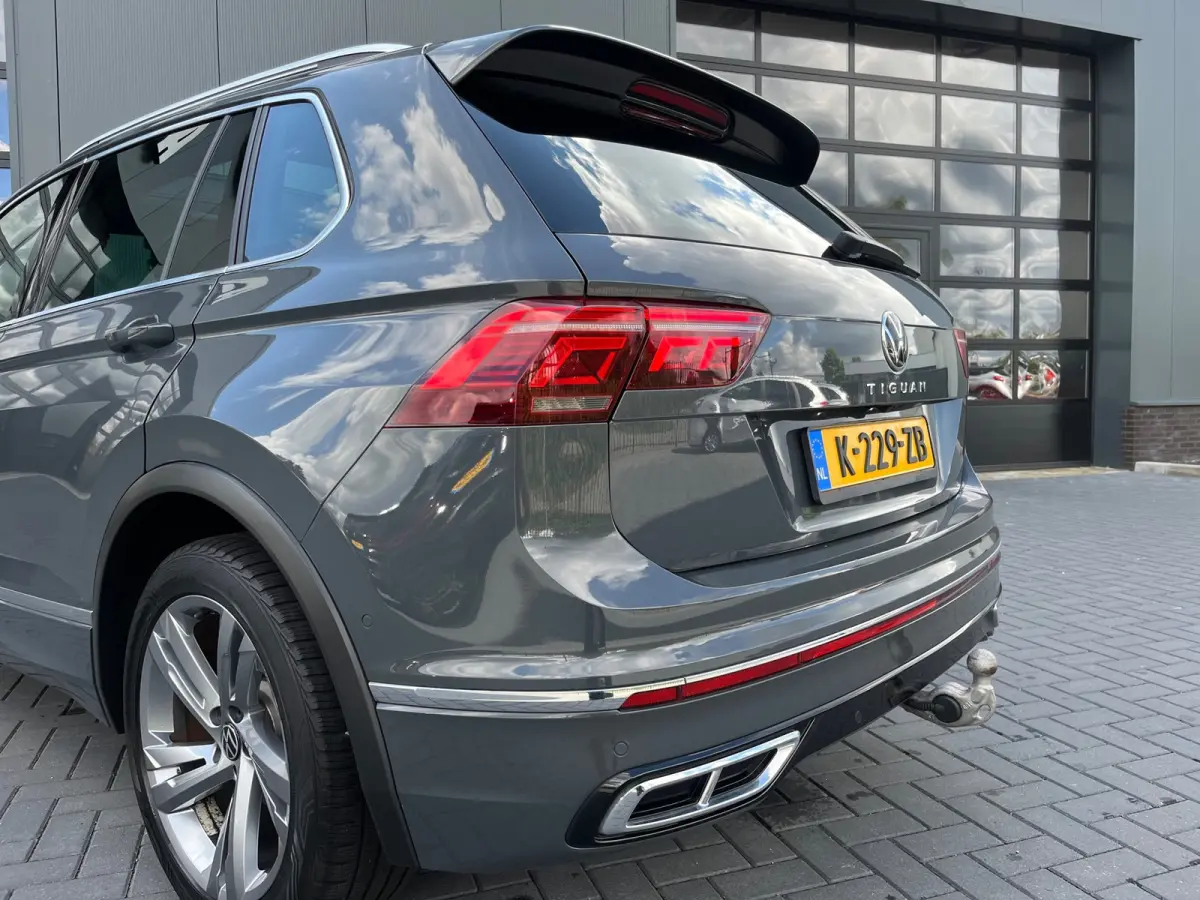 1.5 TSI R-Line Business+ NL.Auto/Panoramadak/Trekhaak/20Inch/Camera/Alcantara/IQ Light/1Ste Eigenaar!!