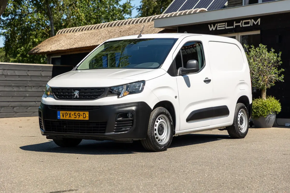 1.2 PureTech Premium Airco I Cruise I Android I CarPlay I Parkeersensoren I Navigatie I NAP I NL Auto I 1e Eig