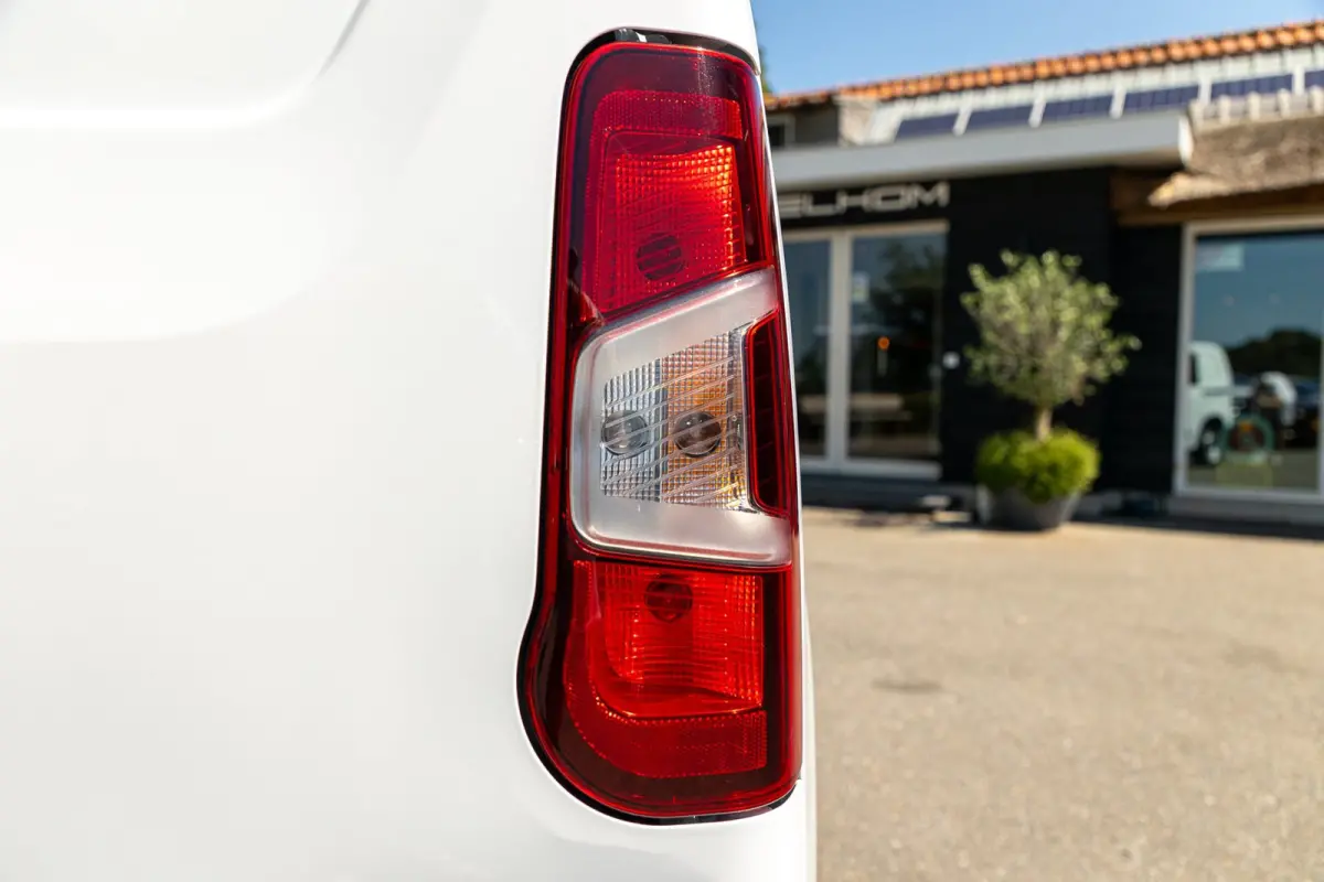 1.2 PureTech Premium Airco I Cruise I Android I CarPlay I Parkeersensoren I Navigatie I NAP I NL Auto I 1e Eig