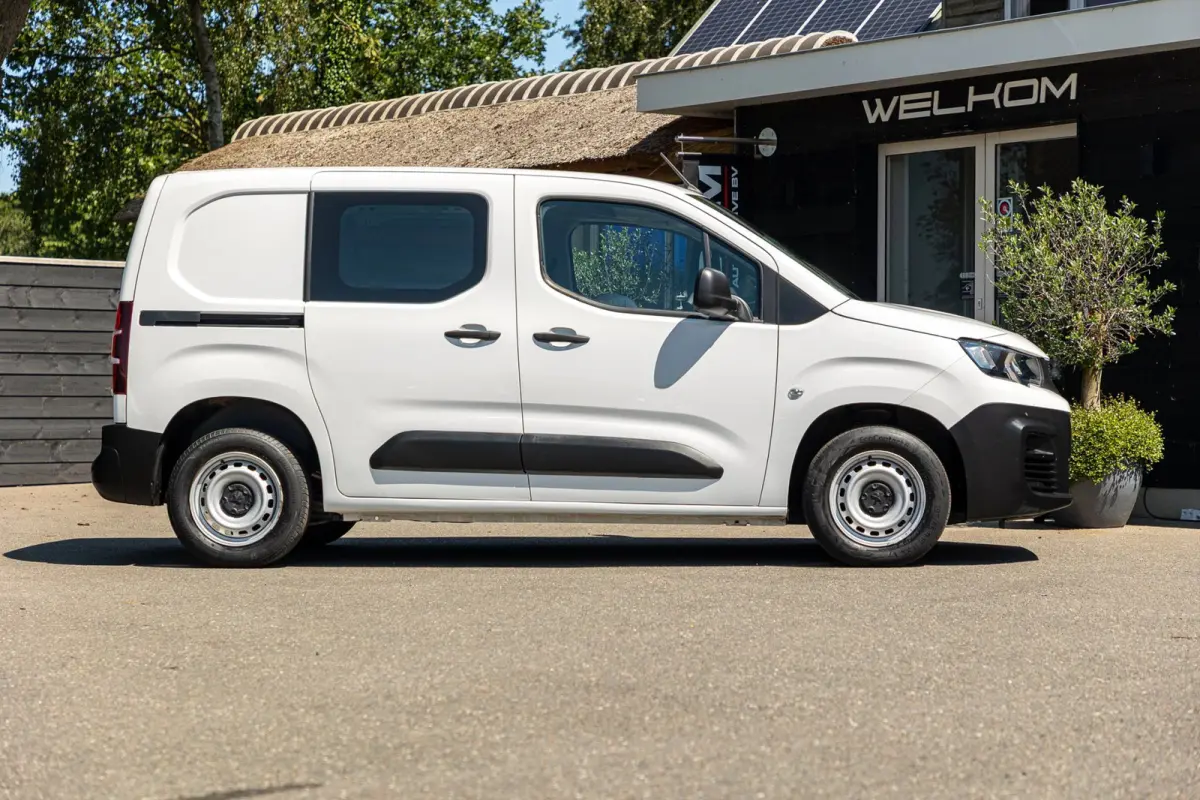 1.2 PureTech Premium Airco I Cruise I Android I CarPlay I Parkeersensoren I Navigatie I NAP I NL Auto I 1e Eig